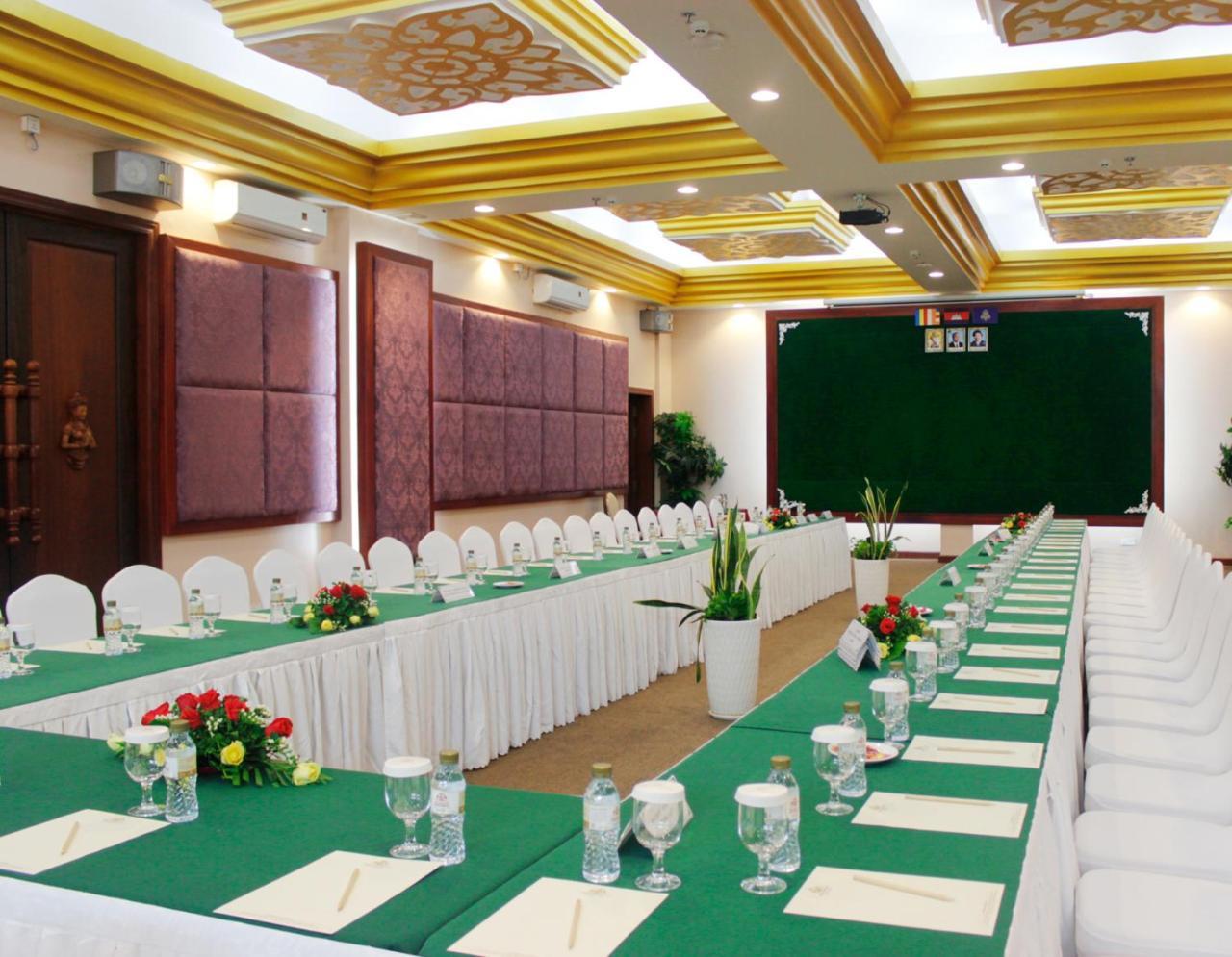 Phnom Penh Era Hotel Extérieur photo
